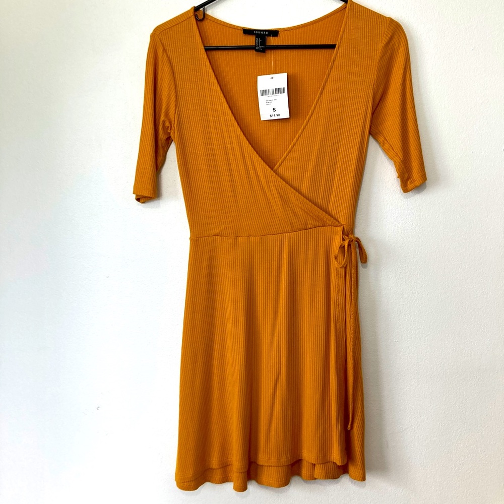 NWT Forever 21 Short sleeve knit dress dark yellow size small